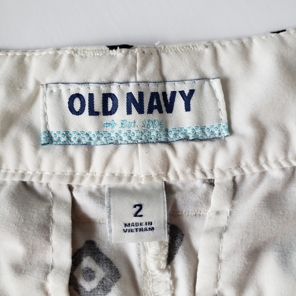 Old Navy shorts size 2 - Picture 8 of 8